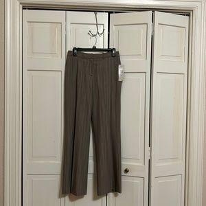 Ann Klein 100% wool dress pants size 6P.